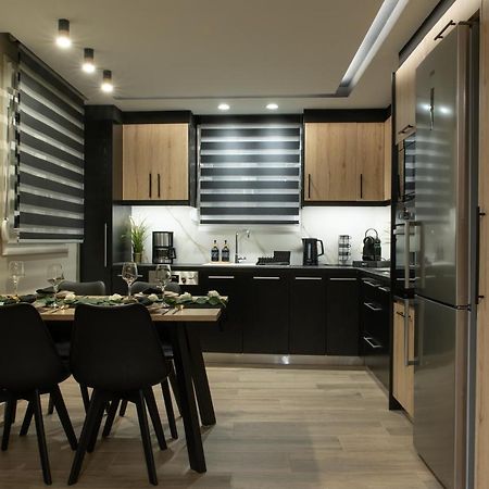Apartamento Stylishly Decorated House - Free Private Parking! Heraclión Exterior foto