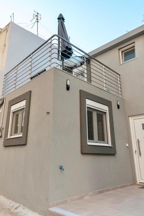 Apartamento Stylishly Decorated House - Free Private Parking! Heraclión Exterior foto