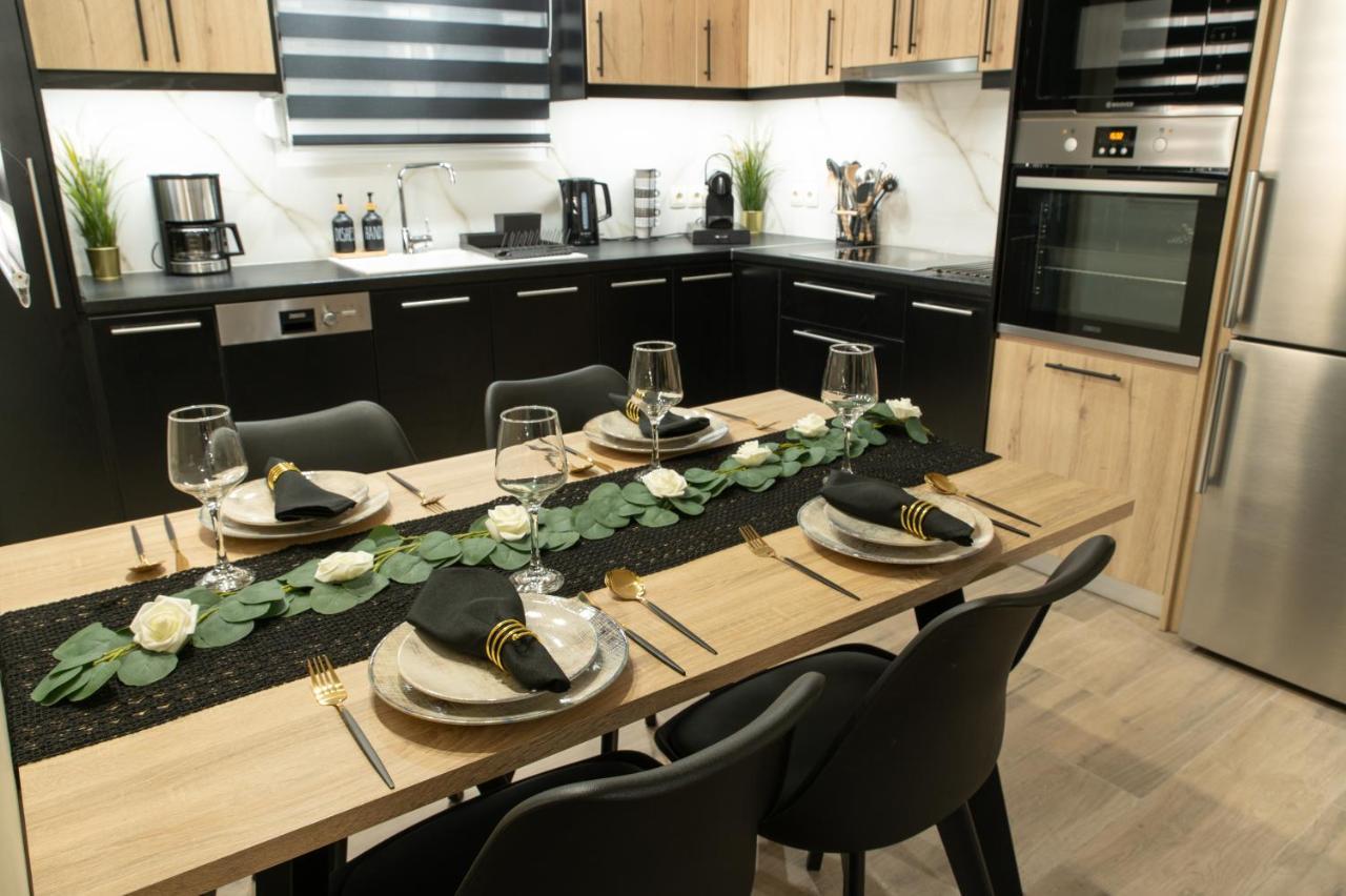 Apartamento Stylishly Decorated House - Free Private Parking! Heraclión Exterior foto