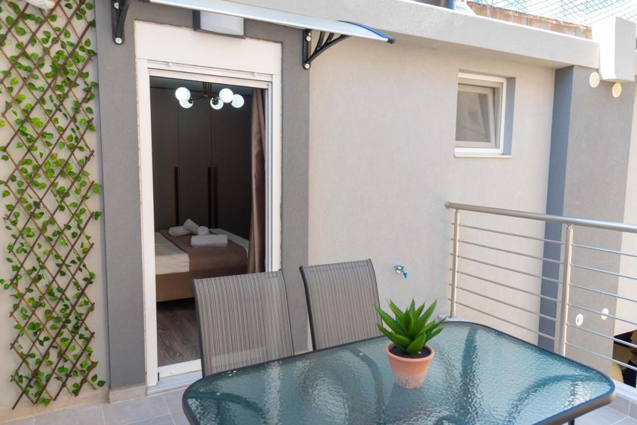 Apartamento Stylishly Decorated House - Free Private Parking! Heraclión Exterior foto