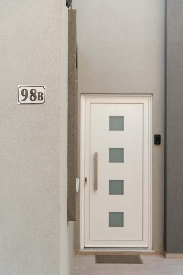 Apartamento Stylishly Decorated House - Free Private Parking! Heraclión Exterior foto